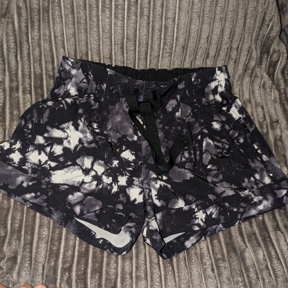 Lululemon Cuffed shorts with pleats.